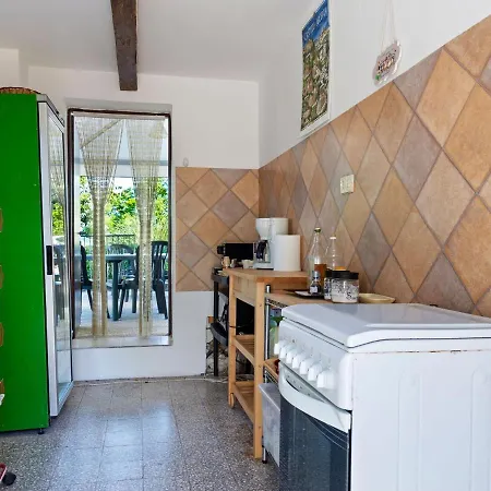 Flat With Swimming Pool Garden Bbq And Parking Διαμέρισμα